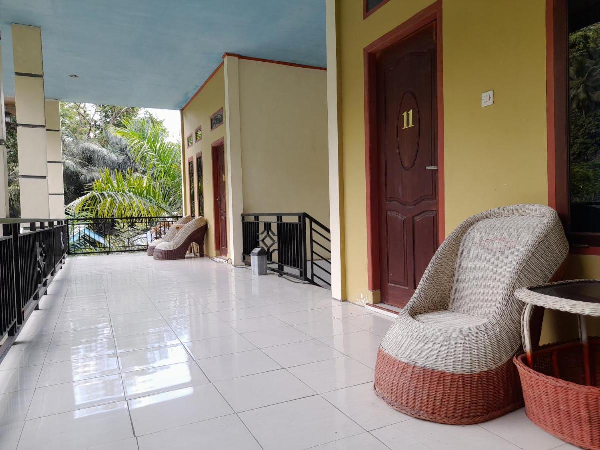 Tangkoko Lodge Bitung Exterior photo